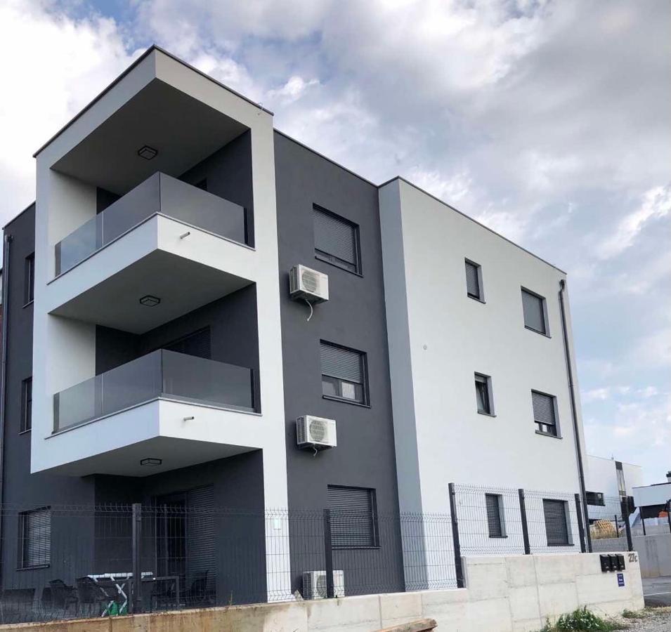 Ferienwohnung Urban Pula Exterior foto